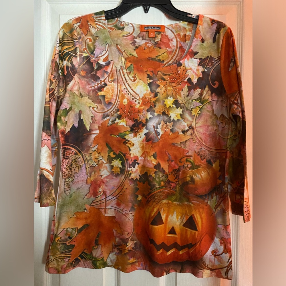 Women’s Size M Holiday Traditions Blouse